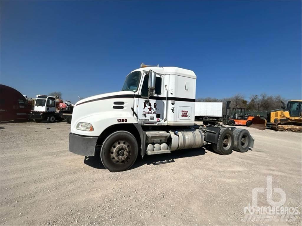 Mack CXU613 Vlačilci