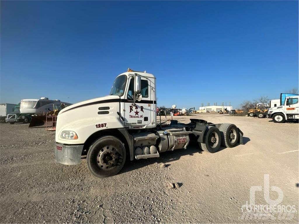 Mack CXU613 Vlačilci