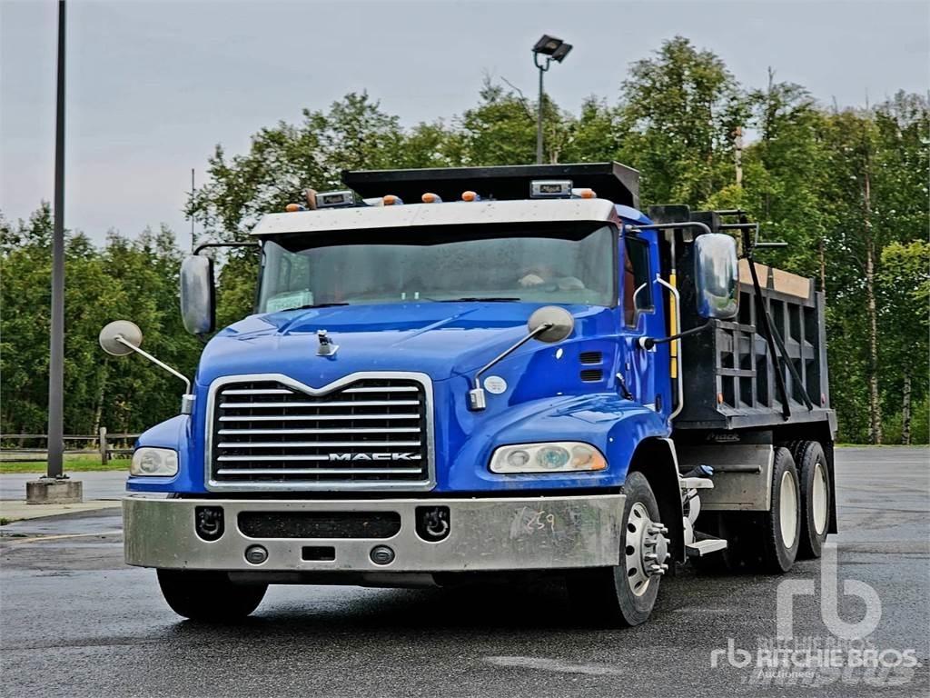 Mack CXU613T Kiper tovornjaki