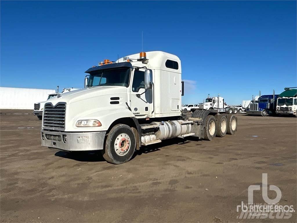 Mack CXU614 Vlačilci