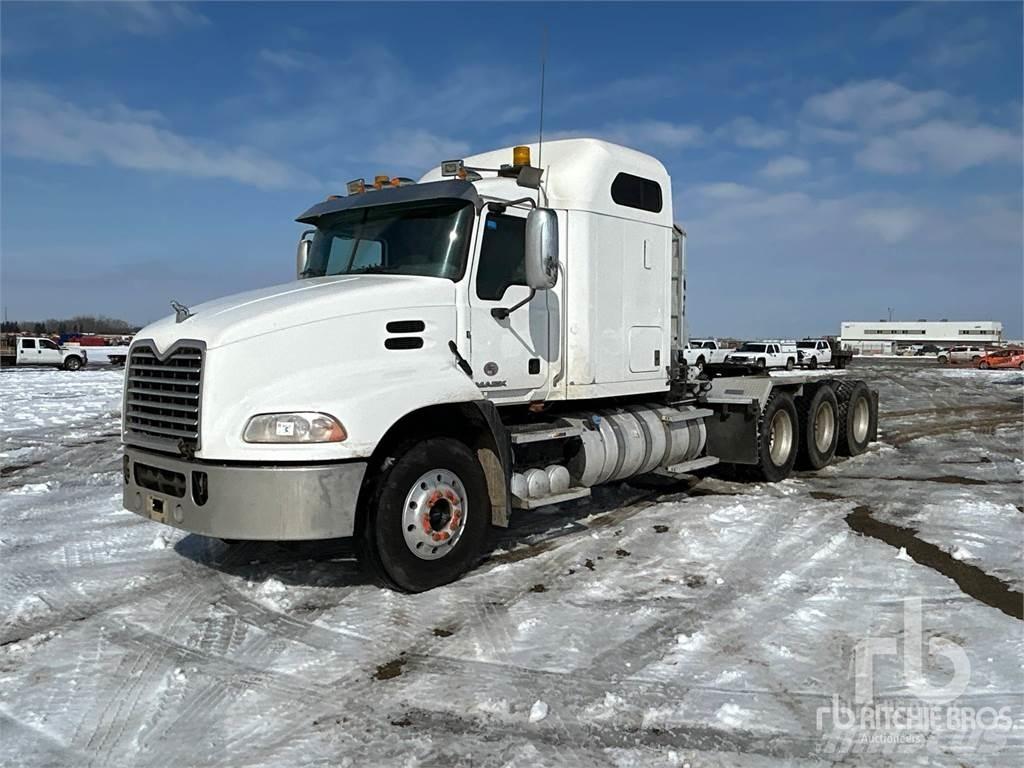 Mack CXU614 Vlačilci