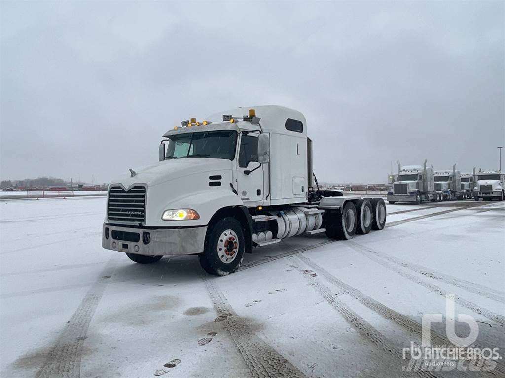 Mack CXU614 Vlačilci