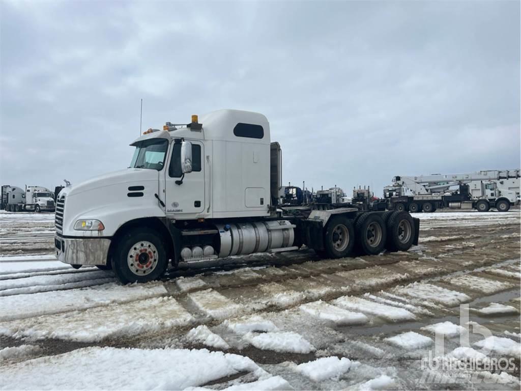 Mack CXU614 Vlačilci