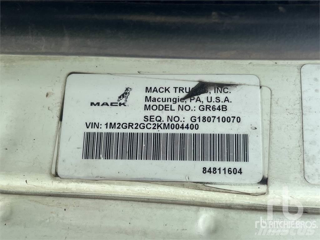 Mack GR64B Razstavljivi tovornjaki z žičnimi dvigali