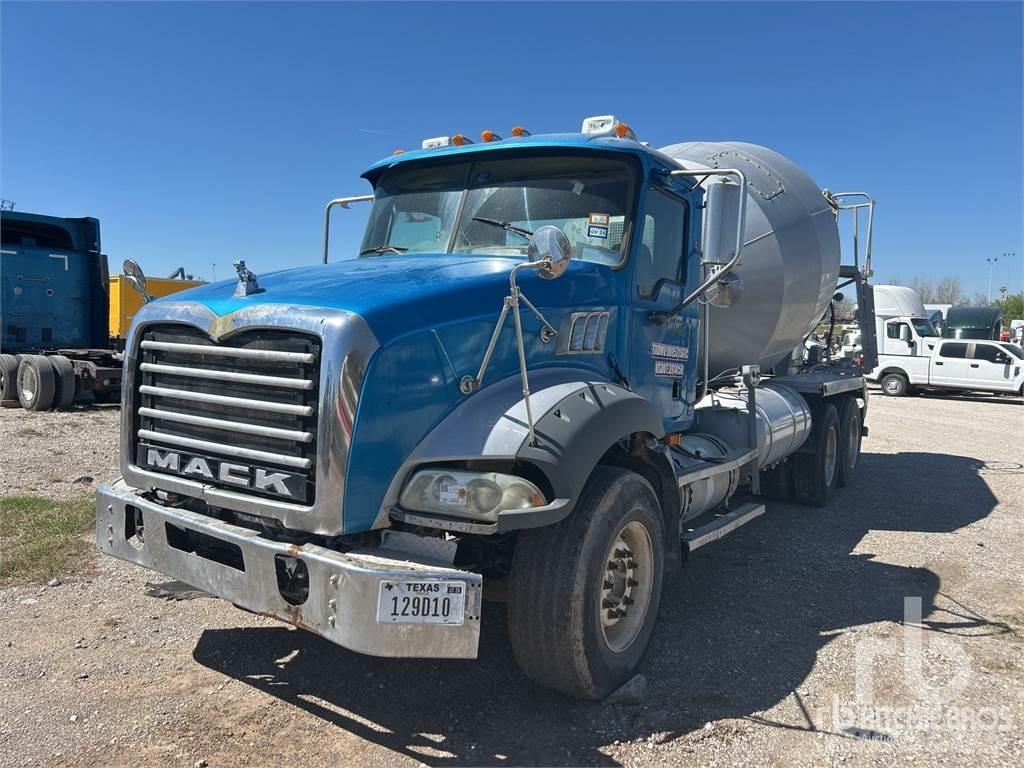 Mack GU813 Avtomešalci za beton