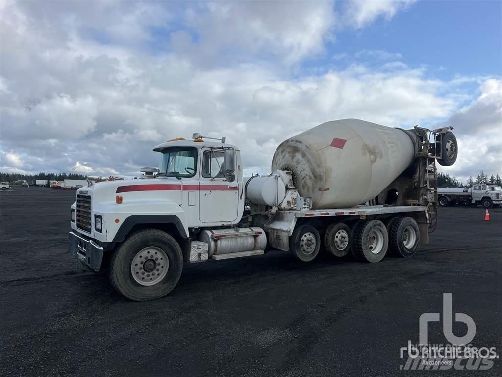 Mack RD688S Avtomešalci za beton