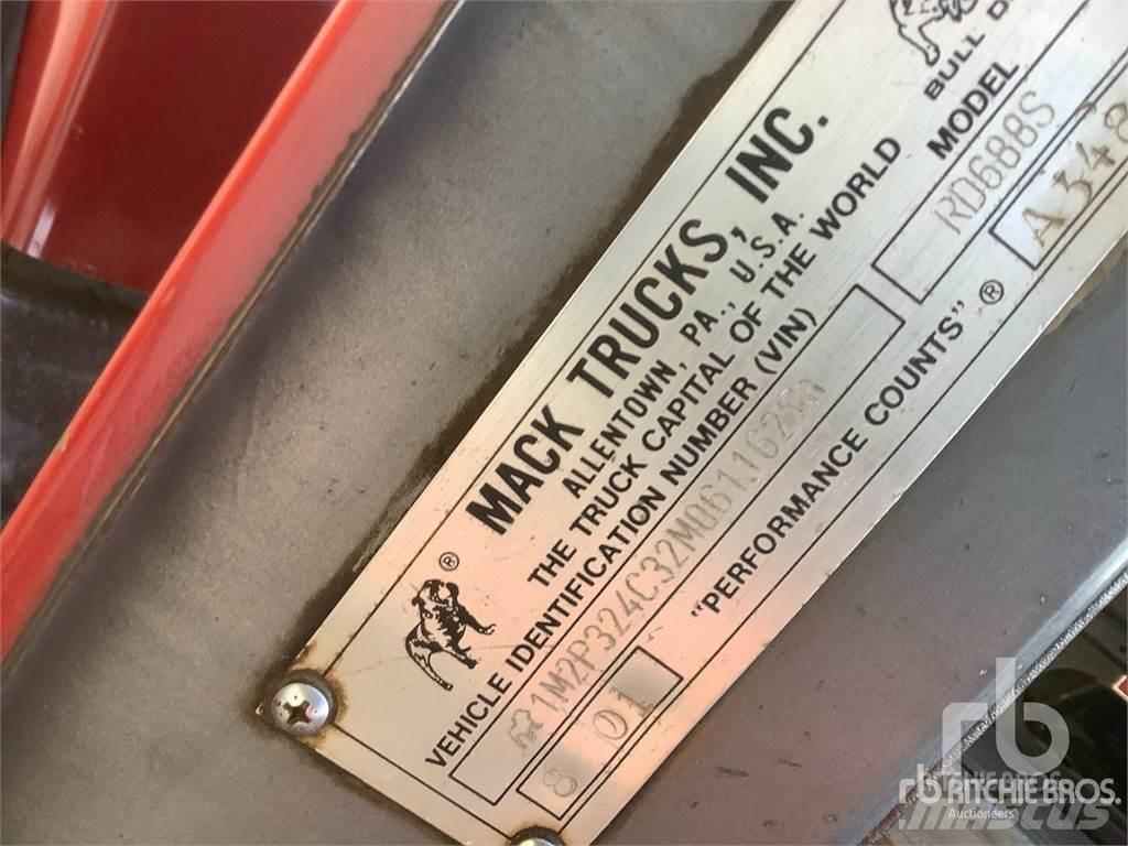 Mack RD688S Razstavljivi tovornjaki z žičnimi dvigali