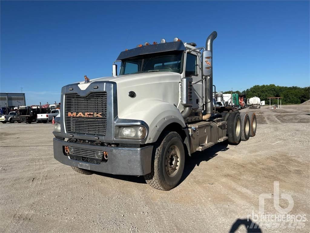 Mack TD713 Vlačilci