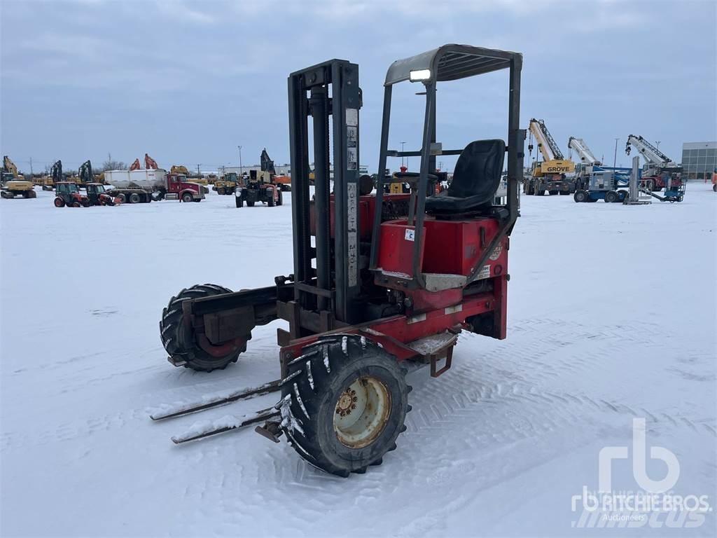 Moffett M5000 Terenski viličar