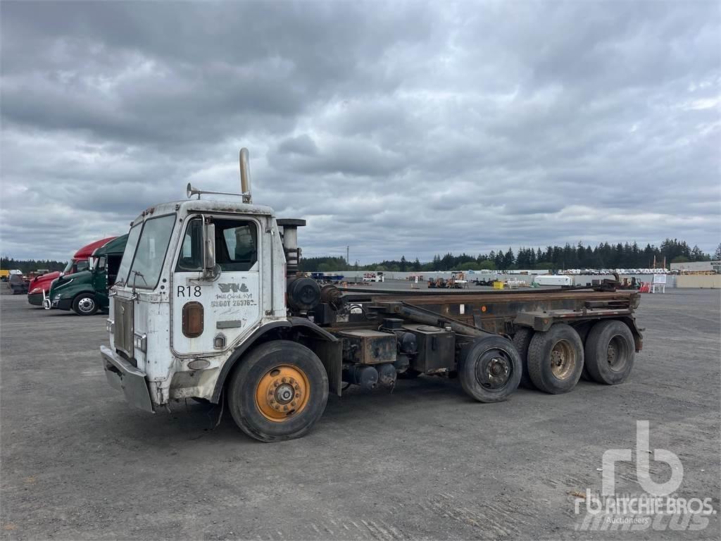 Peterbilt 320 Razstavljivi tovornjaki z žičnimi dvigali