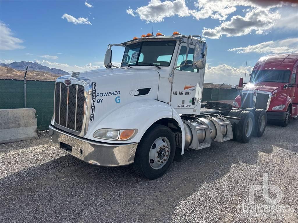 Peterbilt 384 Vlačilci