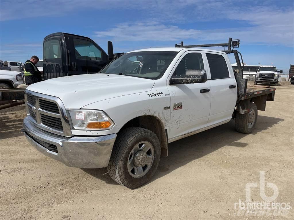 RAM 2500 Tovornjaki s kesonom/platojem