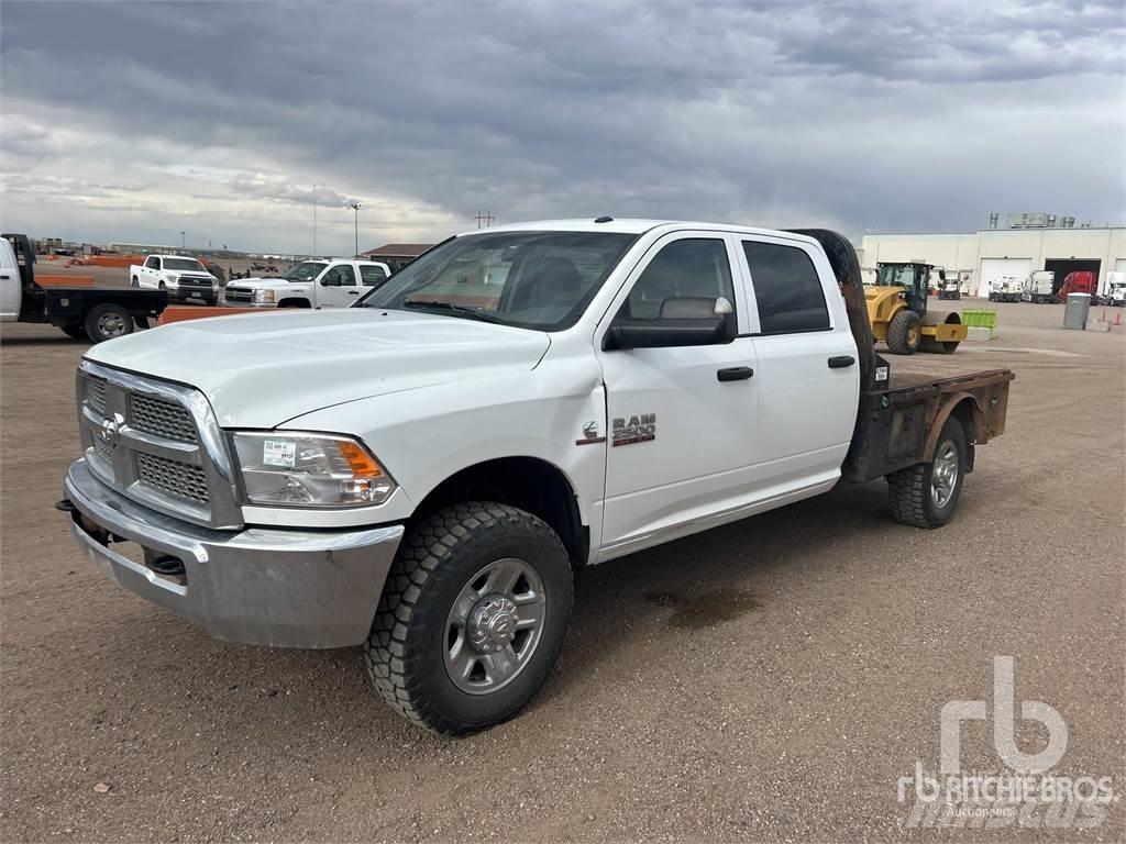 RAM 2500 Tovornjaki s kesonom/platojem