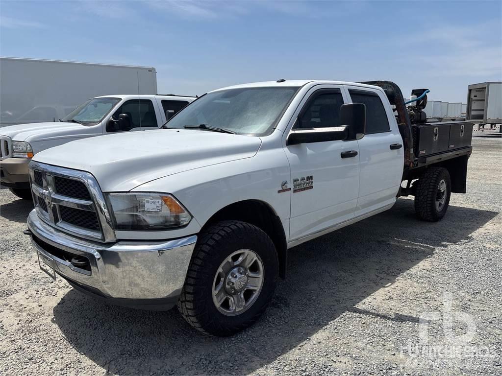 RAM 3500 Tovornjaki s kesonom/platojem