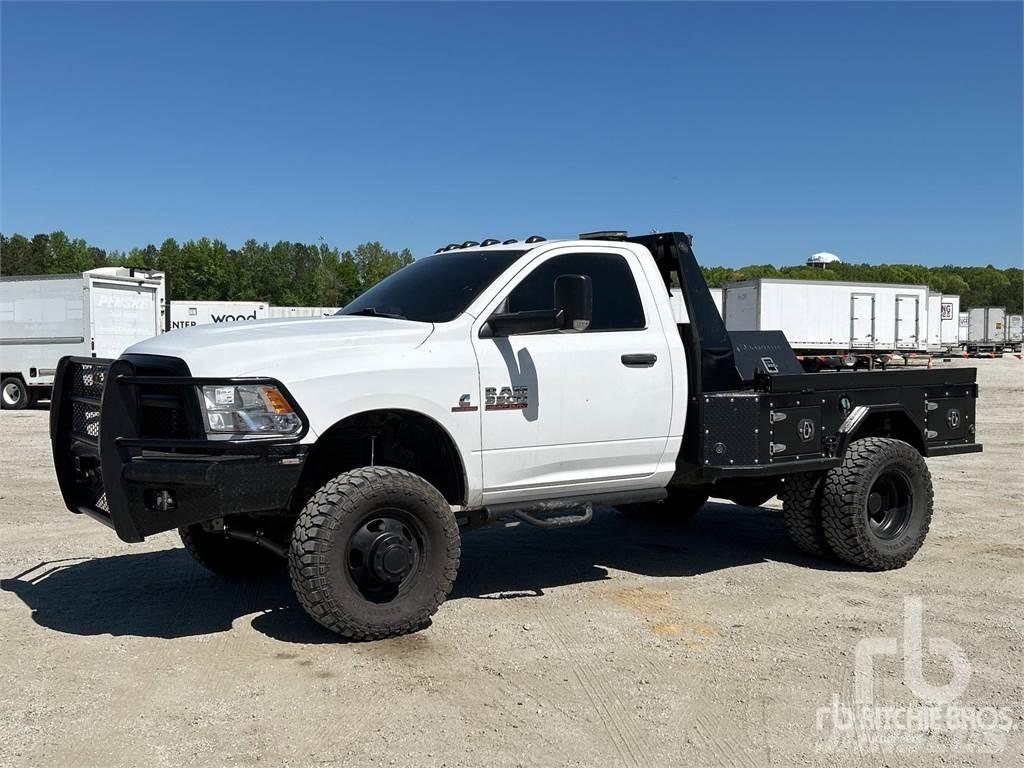 RAM 3500 Tovornjaki s kesonom/platojem