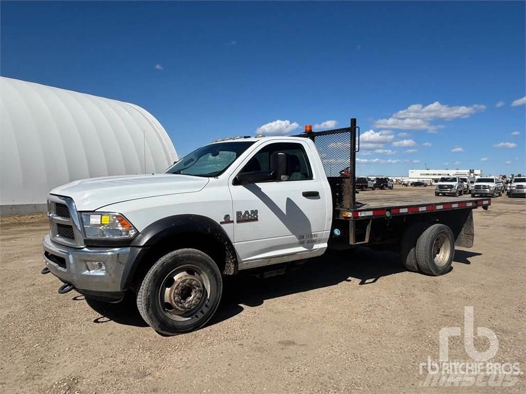 RAM 5500 Tovornjaki s kesonom/platojem