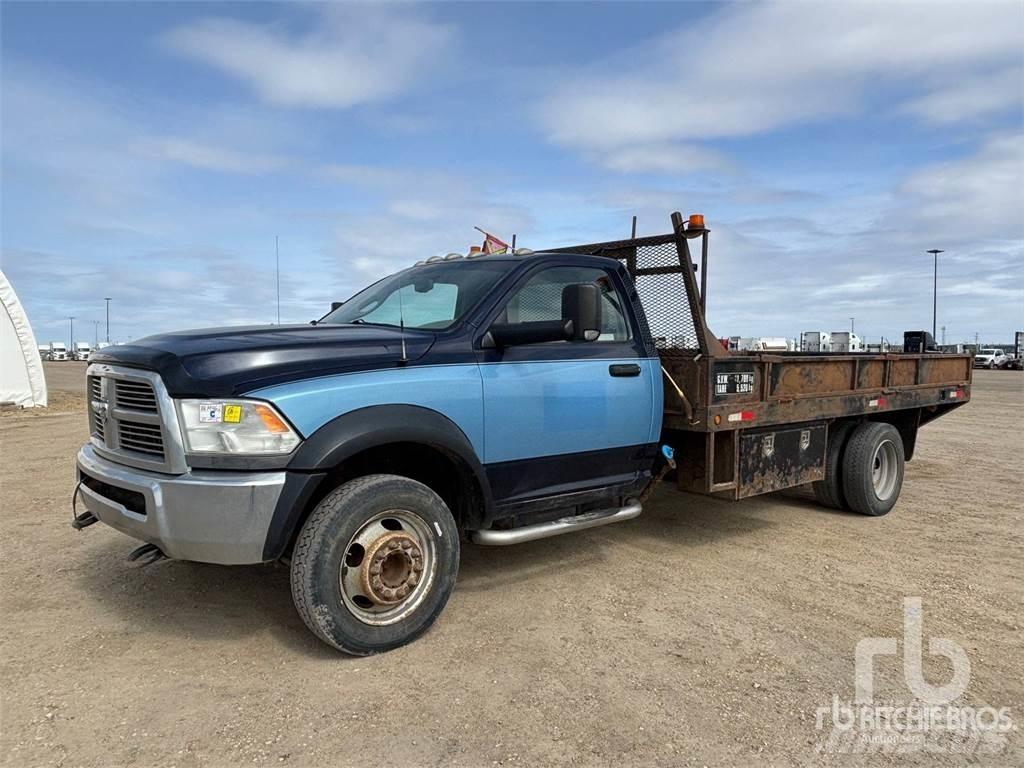 RAM 5500 Tovornjaki s kesonom/platojem