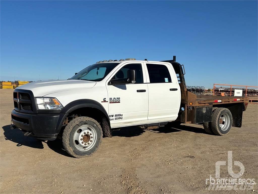 RAM 5500 Tovornjaki s kesonom/platojem