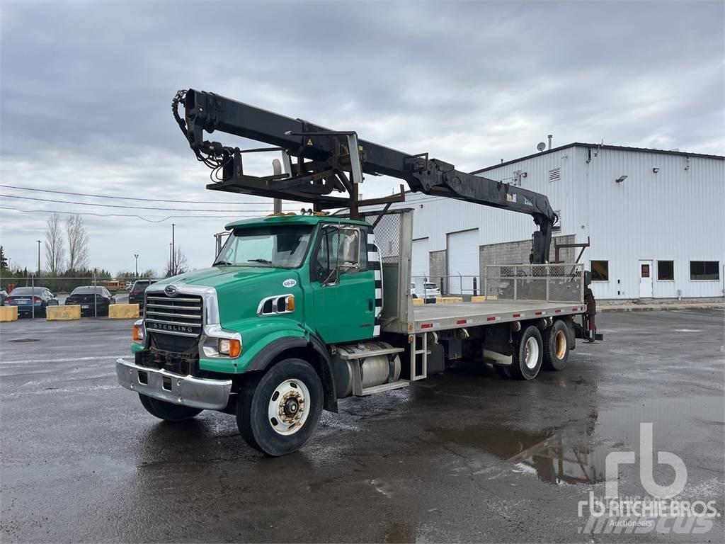 Sterling L7500 Tovornjaki z žerjavom