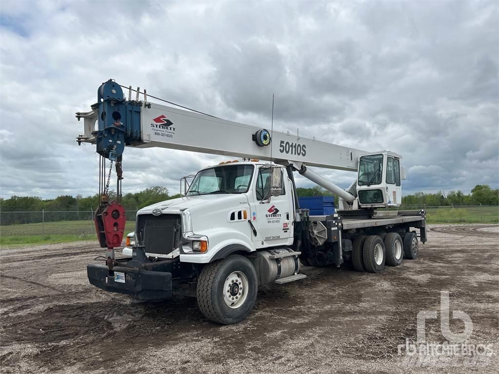 Sterling L9500 Tovornjaki z žerjavom