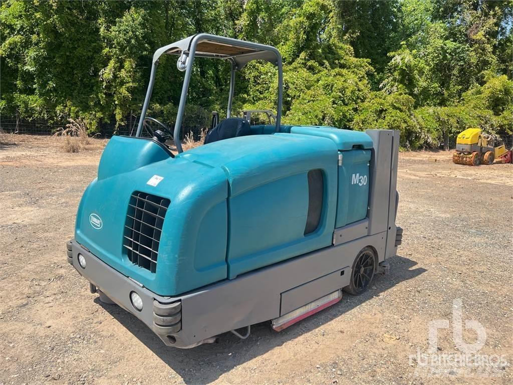Tennant M30 Cestni pometači