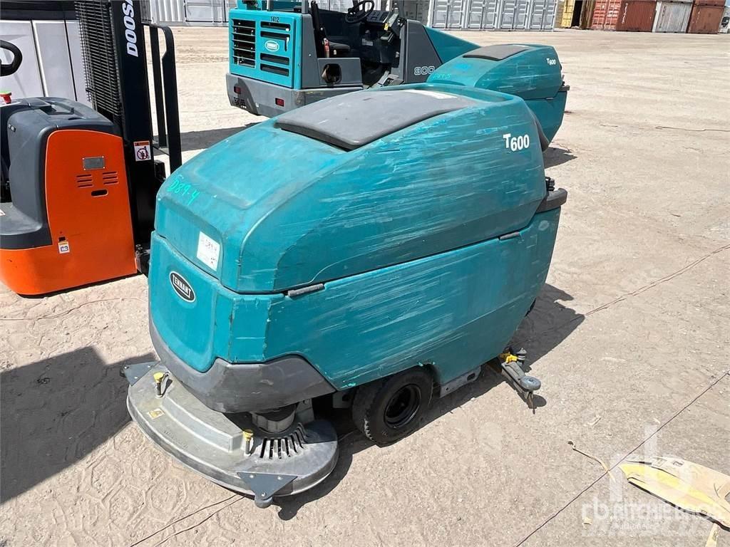 Tennant T600 Cestni pometači