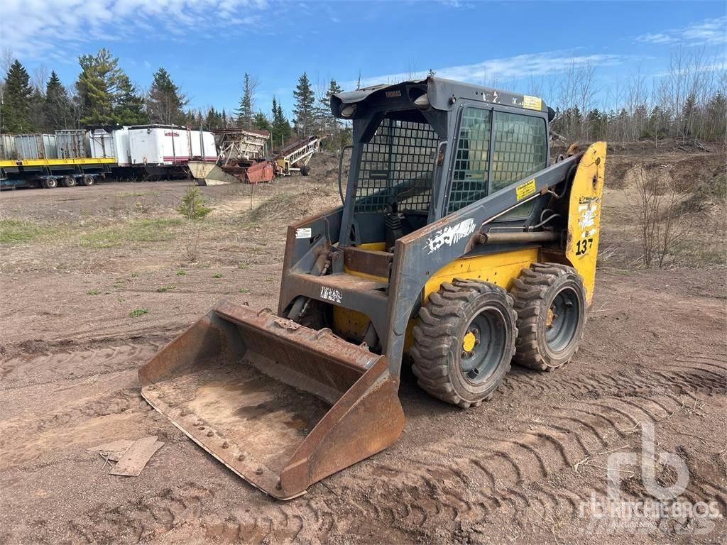 Thomas 137 Skid steer mini nakladalci