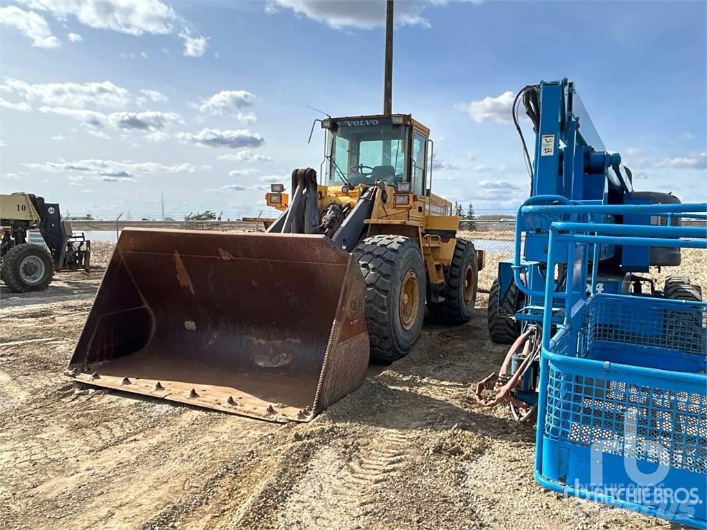 Volvo L120C Kolesni nakladalci