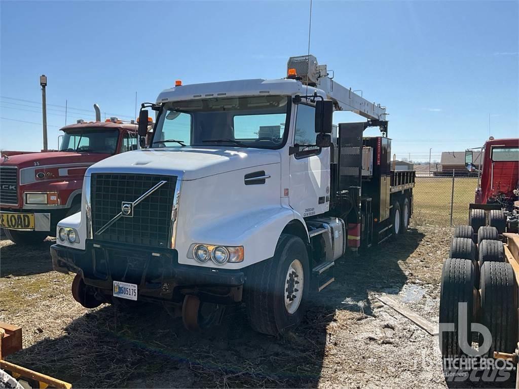 Volvo VHD Tovornjaki z žerjavom