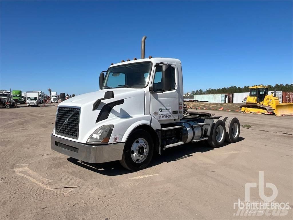 Volvo VNL300 Vlačilci