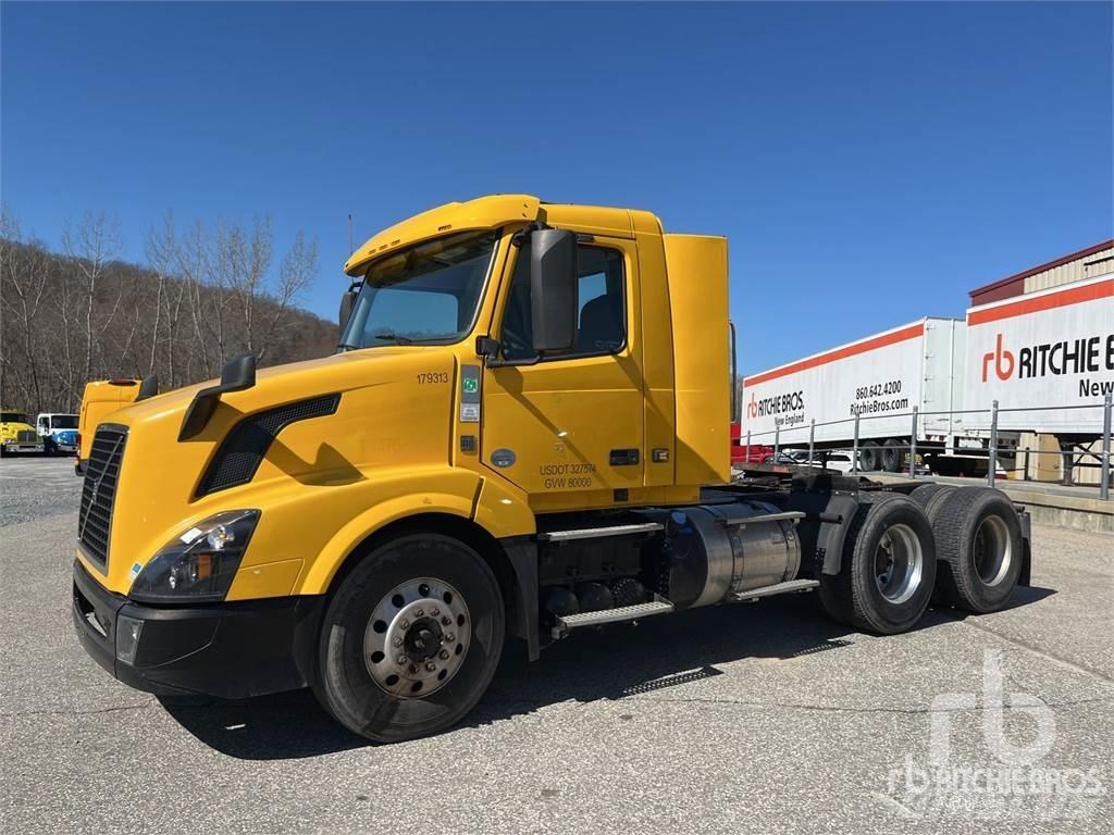 Volvo VNL300 Vlačilci