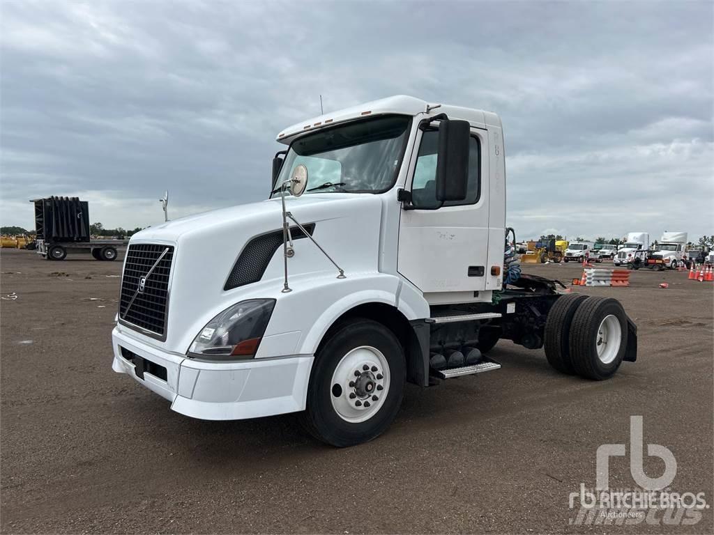 Volvo VNL300 Vlačilci