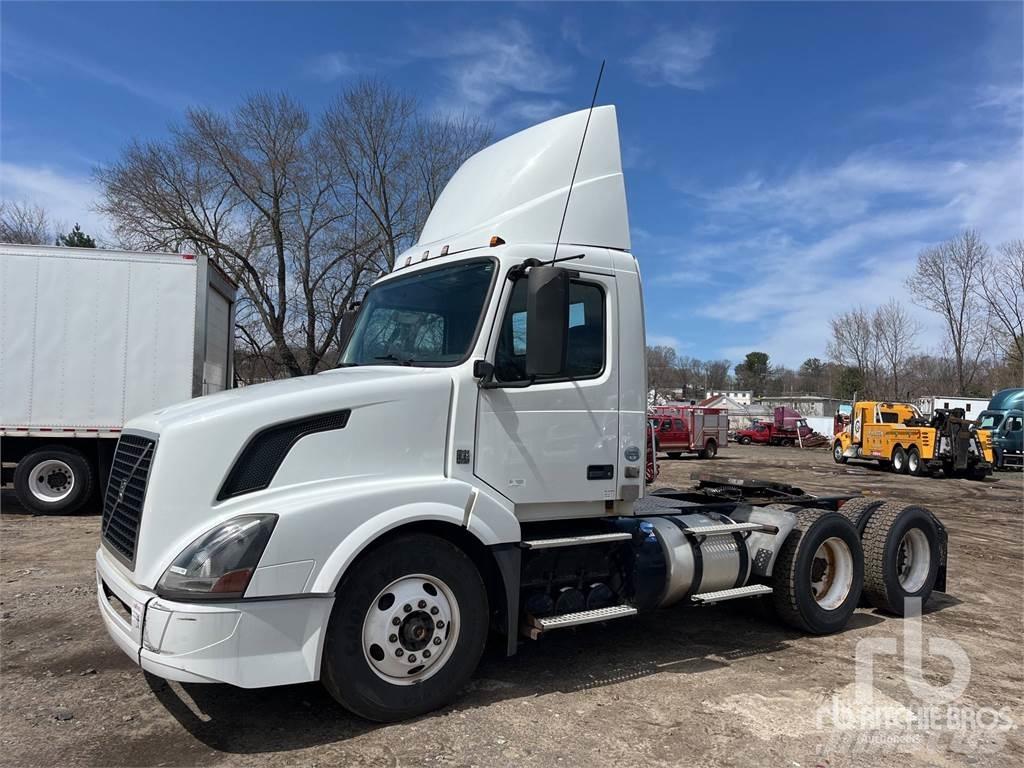 Volvo VNL300 Vlačilci