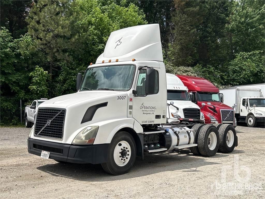 Volvo VNL300 Vlačilci