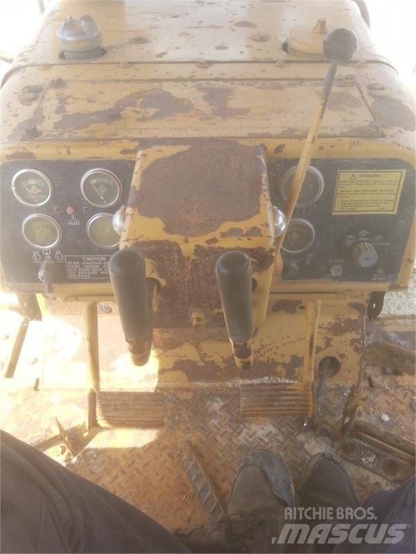 CAT D6D LGP Buldožerji goseničarji
