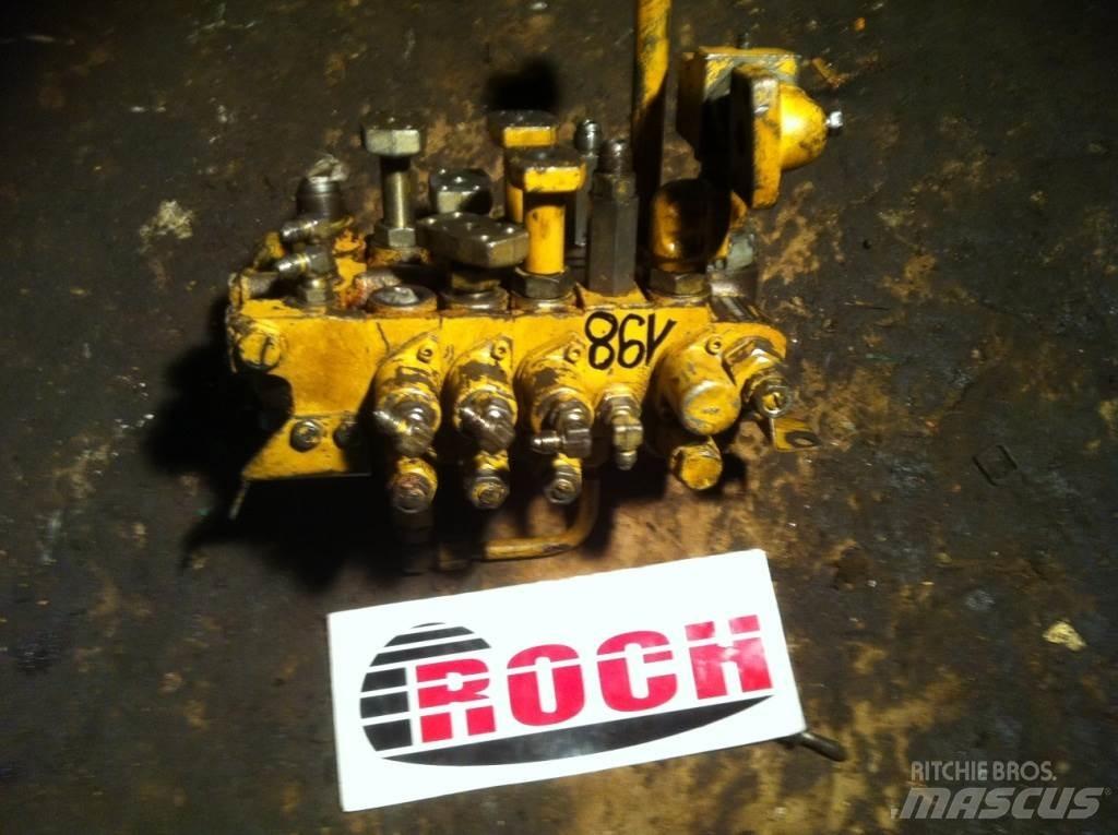 Komatsu BBF10021 - 4 SEKCYJNY Hidravlika