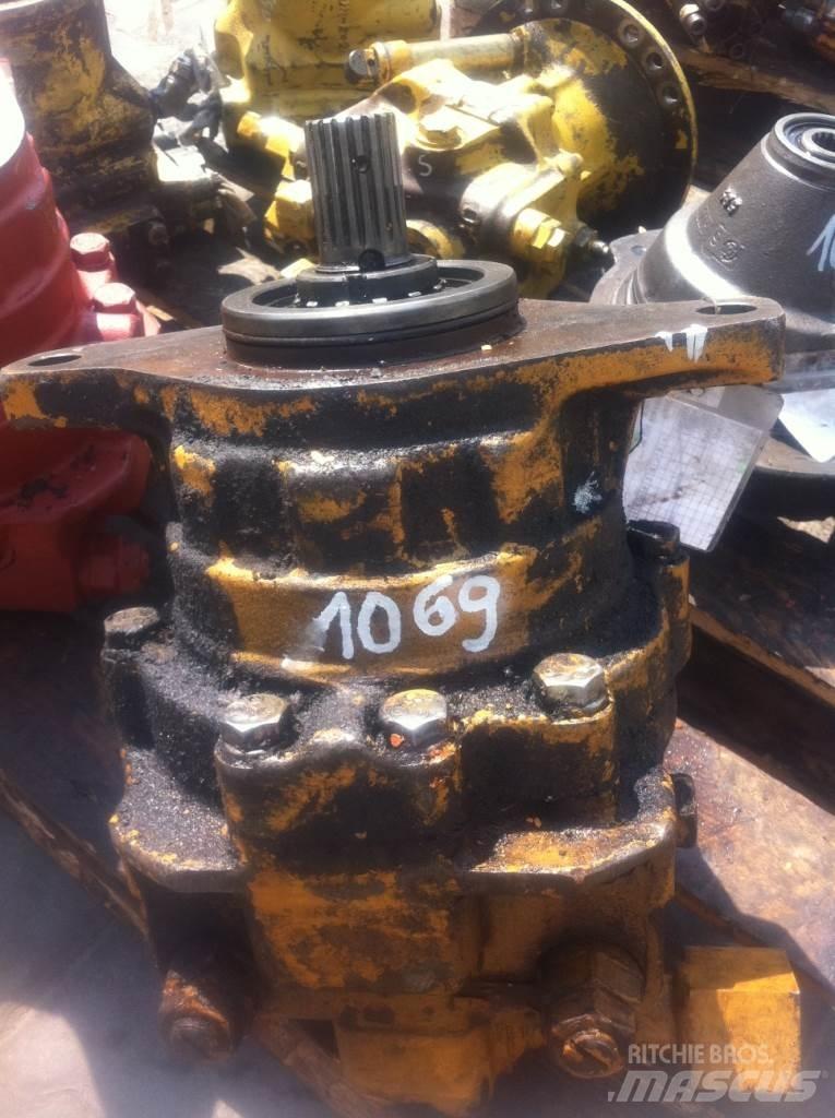 Komatsu MB90 Motorji