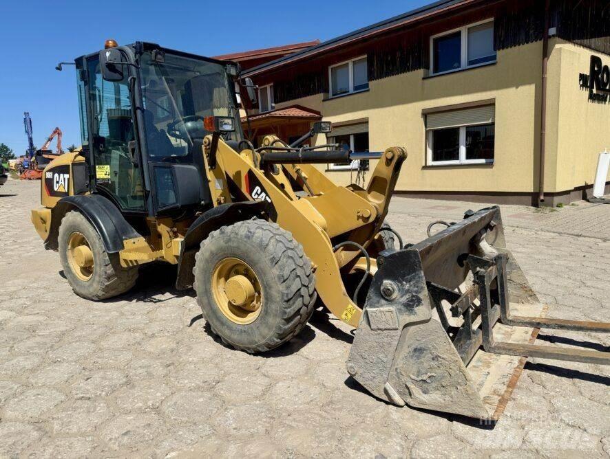 CAT 906H Kolesni nakladalci