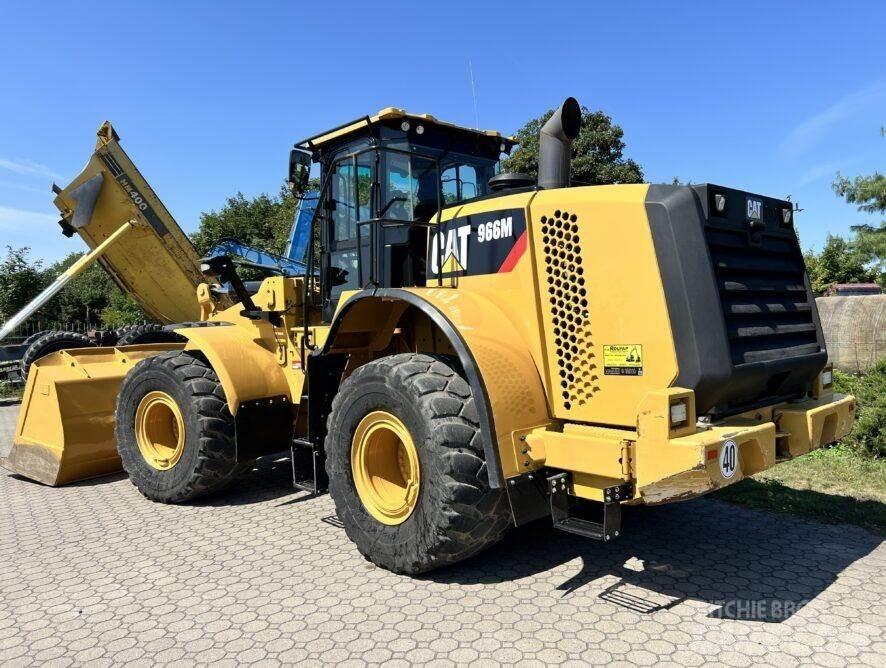 CAT 966M Kolesni nakladalci