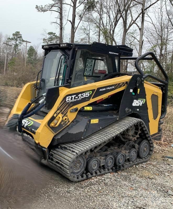 ASV RT135F Skid steer mini nakladalci