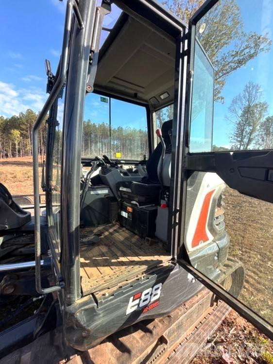 Bobcat E88 R2 Midi bagri 7t – 12t