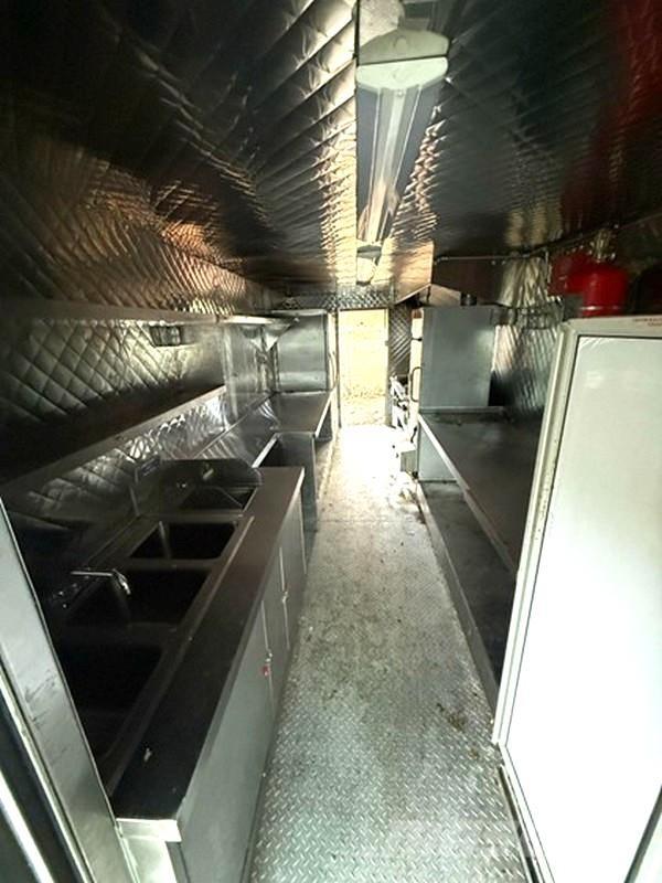 Ford E-350 Tovornjaki zabojniki