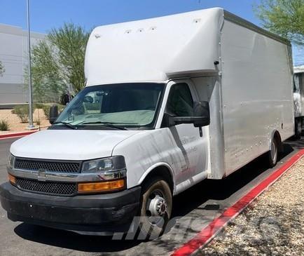 GMC Savana 4500 Tovornjaki zabojniki