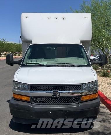 GMC Savana 4500 Tovornjaki zabojniki