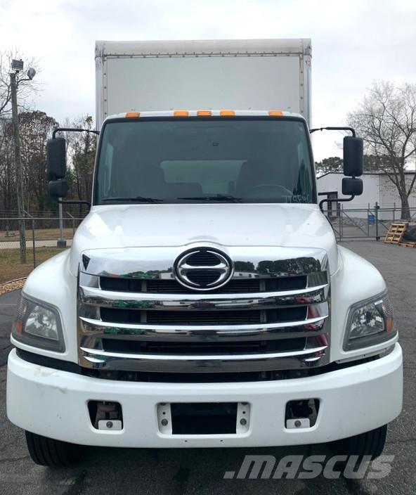 Hino 268A Tovornjaki zabojniki