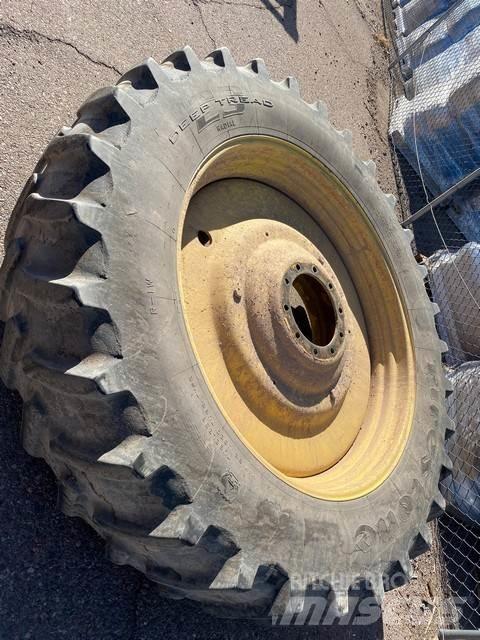 John Deere 8430 Traktorji