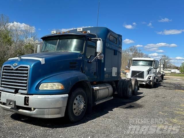 Mack CXN613 Vlačilci