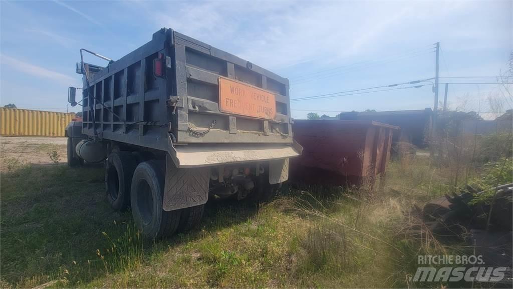 Mack RD6885 Kiper tovornjaki