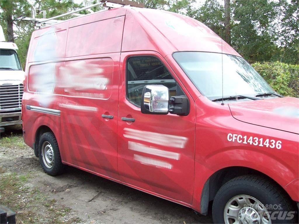 Nissan NV2500 Zabojni kombi