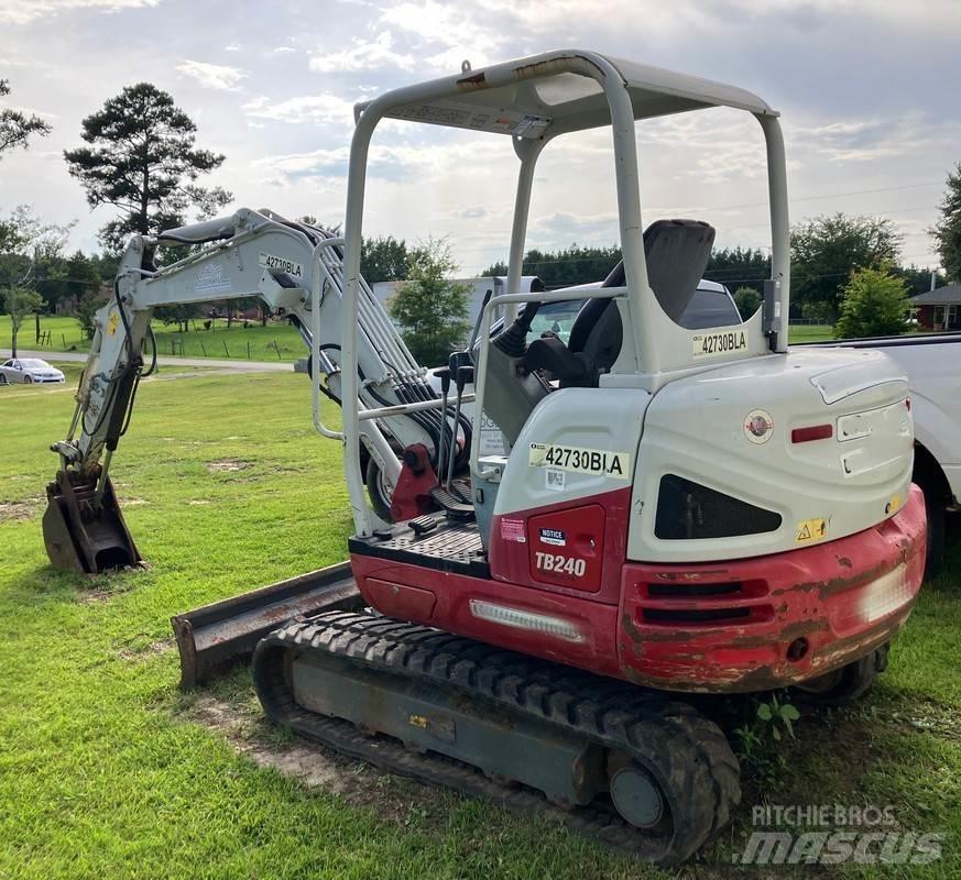 Takeuchi TB240 Midi bagri 7t – 12t